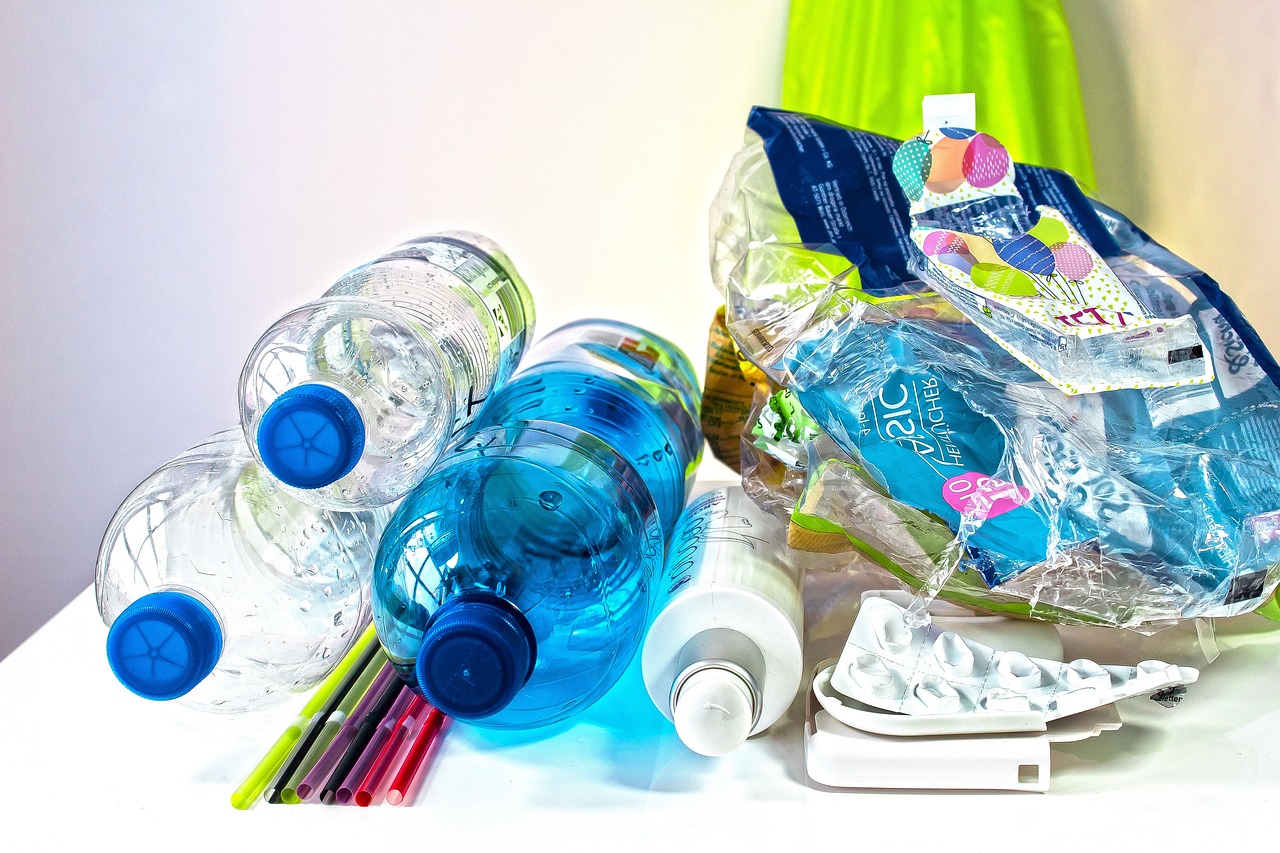 U.S. Government’s Bold Move: Phasing Out Single-Use Plastics to Tackle Pollution!